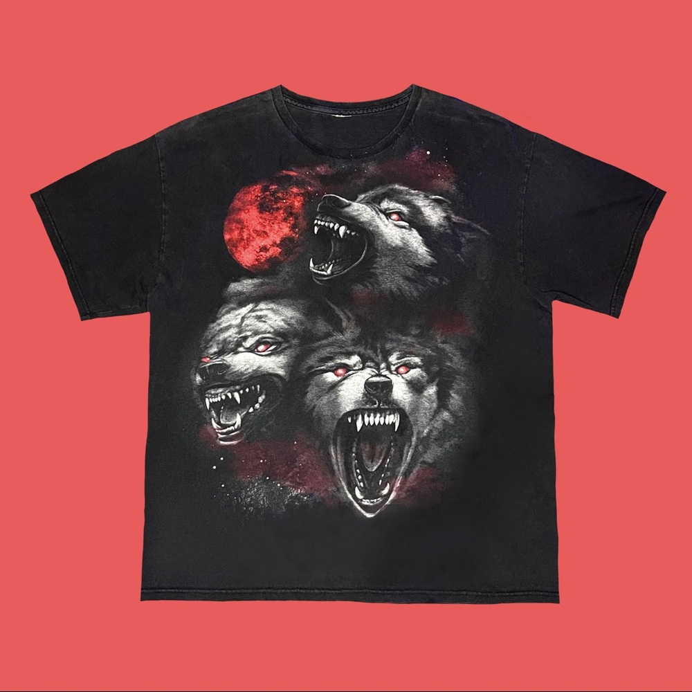 Vintage red moon wolf pack t-shirt.